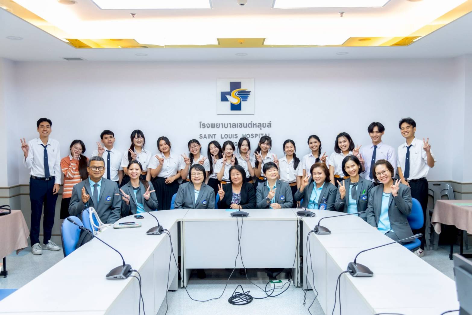 นักศึกษาคณะจิตวิทยา วิชาเอกจิตวิทยาอุตสาหกรรมและองค์การ ชั้นปีที่ 2 ศึกษาดูงาน
ณ ฝ่ายทรัพยากรบุคคลโรงพยาบาลเซนต์หลุยส์